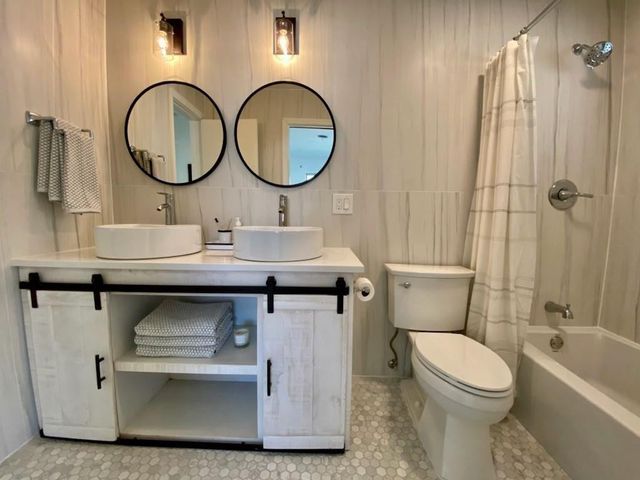 1951 NW 33rd Court, Oakland Park, FL 33309