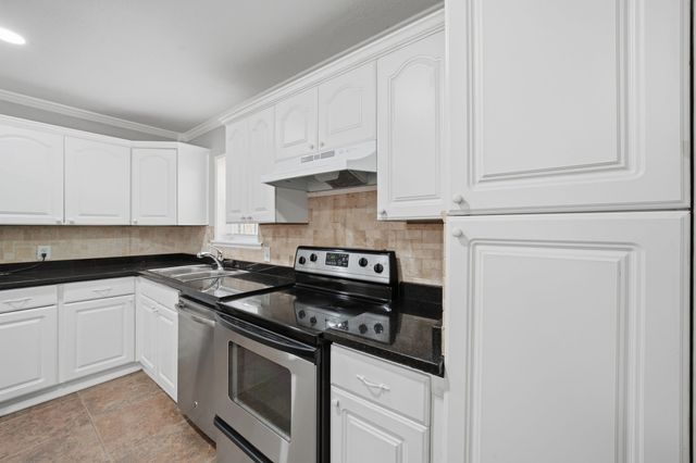 1108 Billie Ruth Lane, Hurst, TX 76053