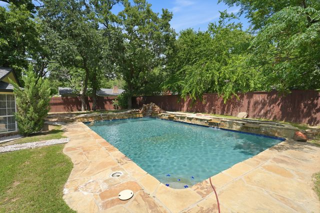 1108 Billie Ruth Lane, Hurst, TX 76053