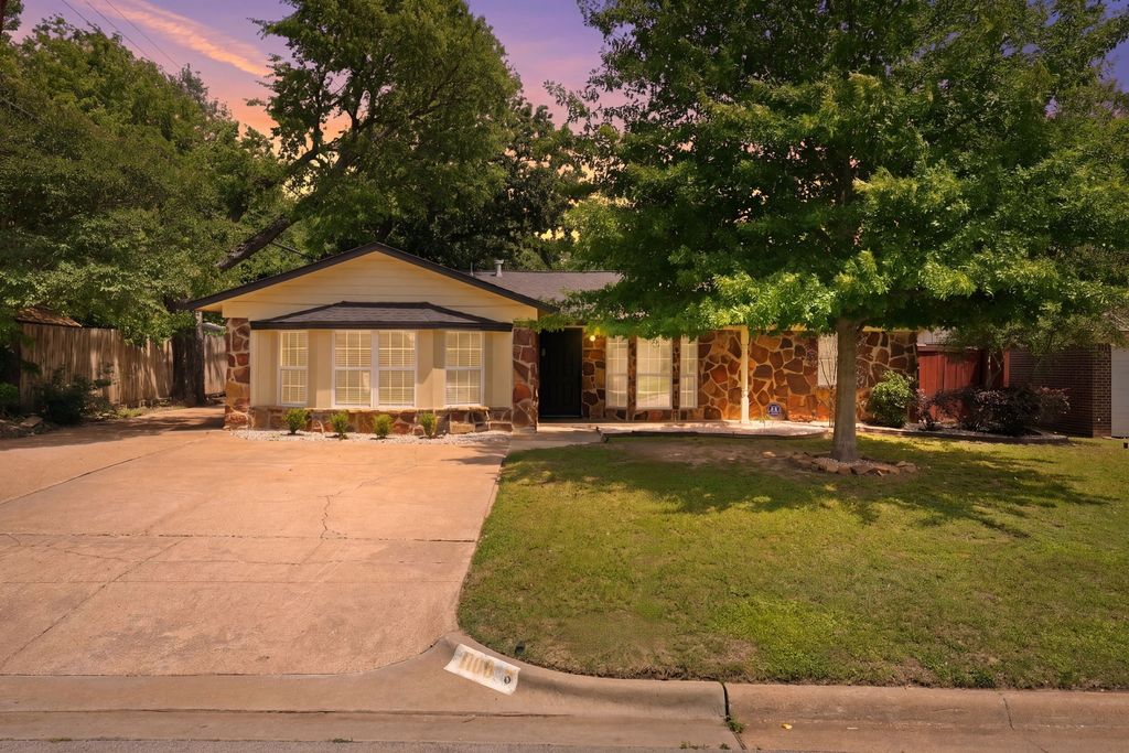 1108 Billie Ruth Lane, Hurst, TX 76053