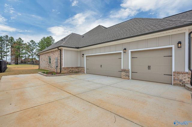 22411 Players Lane, Athens, AL 35613