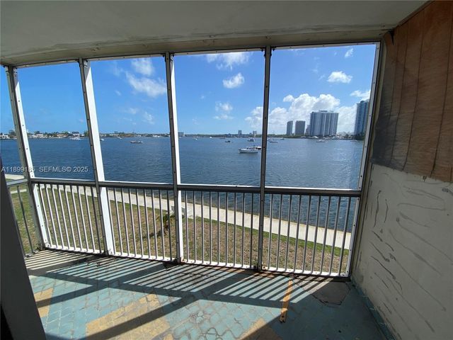 2920 Point East Drive N311, Aventura, FL 33160