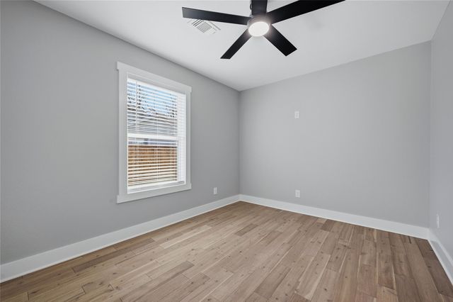 1921 N Woods Street, Sherman, TX 75092