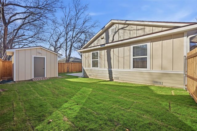 1921 N Woods Street, Sherman, TX 75092