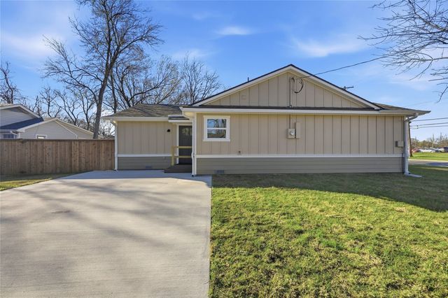 1921 N Woods Street, Sherman, TX 75092