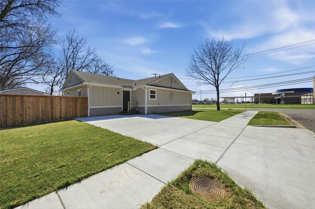 1921 N Woods Street, Sherman, TX 75092