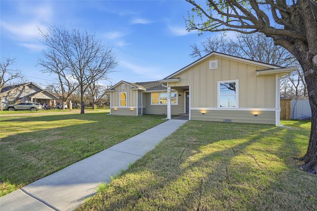 1921 N Woods Street, Sherman, TX 75092