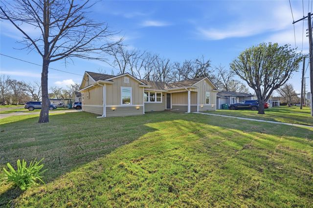 1921 N Woods Street, Sherman, TX 75092