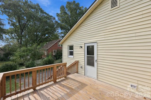 516 Englewood Street NE, Concord, NC 28025