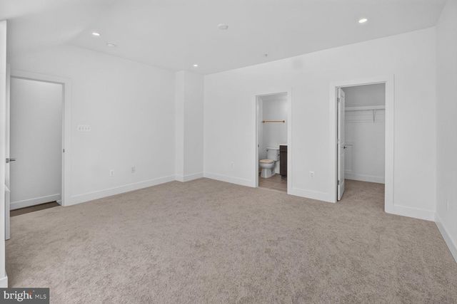 11105 MEDICAL CENTER DR, Rockville, MD 20850
