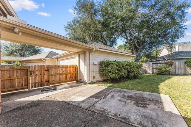 9406 Laurel Wind Court, Houston, TX 77040