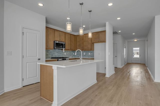 506 Charing Cross Dr, Lebanon, TN 37087