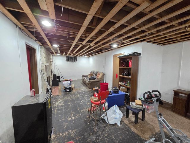 401 N First Street, Owensville, IN 47665