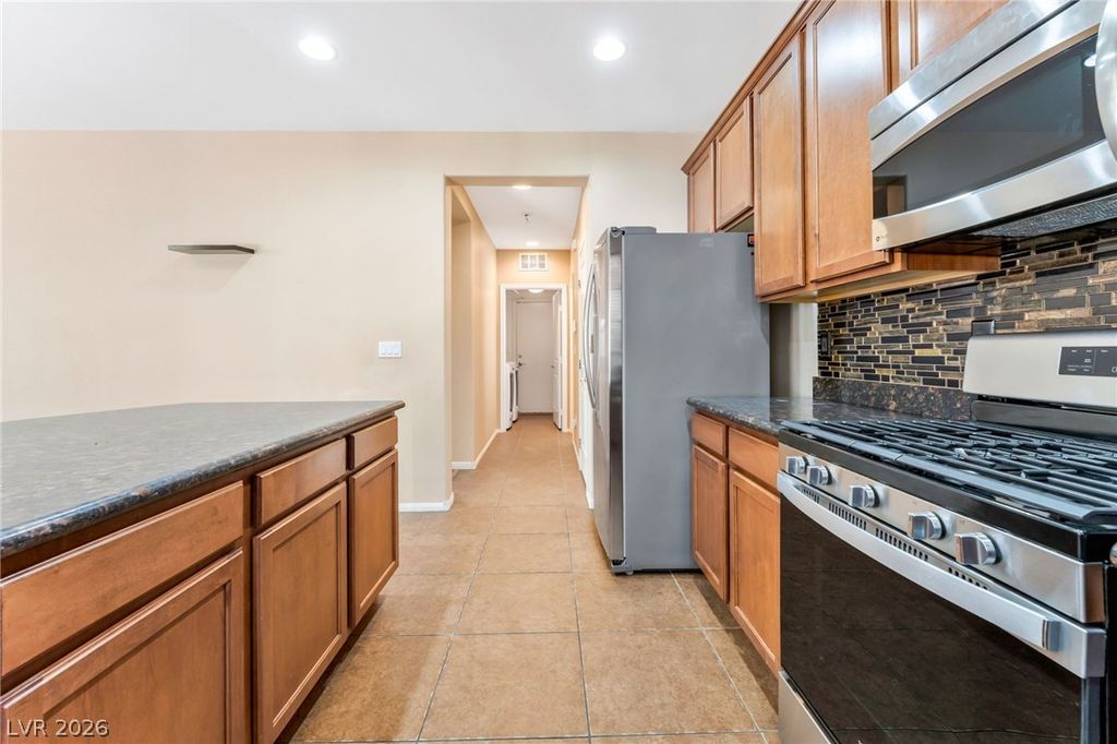 6569 Brooklyn Heights Street, Las Vegas, NV 89166 — photo 5