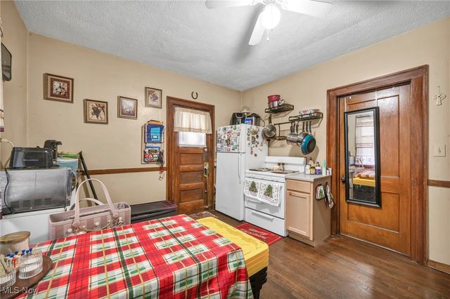 2033 Robin Street, Lakewood, OH 44107