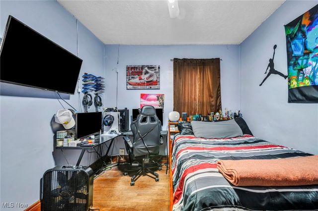 2033 Robin Street, Lakewood, OH 44107