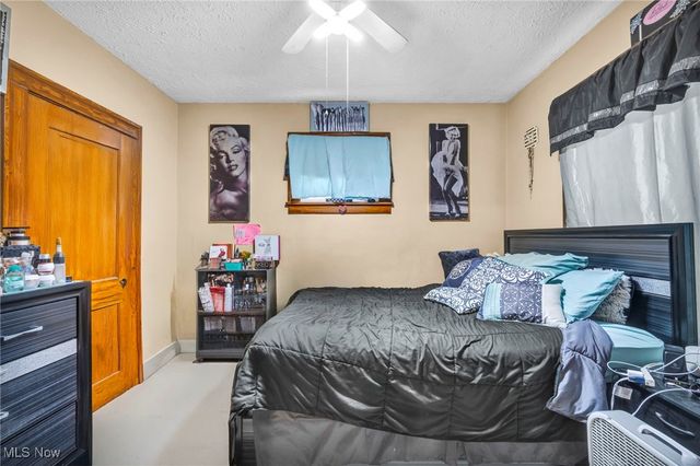 2033 Robin Street, Lakewood, OH 44107