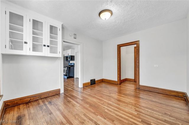 2033 Robin Street, Lakewood, OH 44107