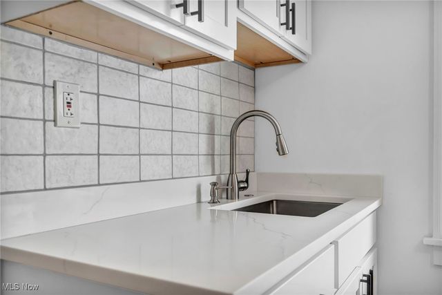 2033 Robin Street, Lakewood, OH 44107