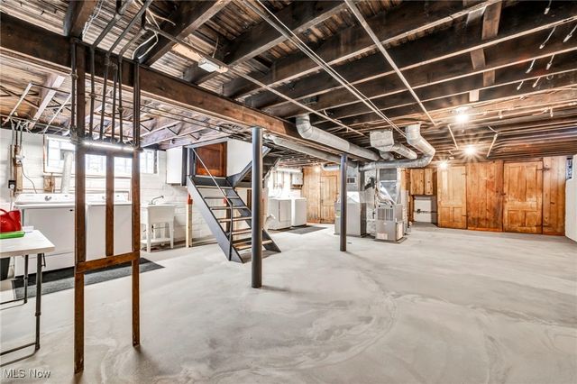 2033 Robin Street, Lakewood, OH 44107