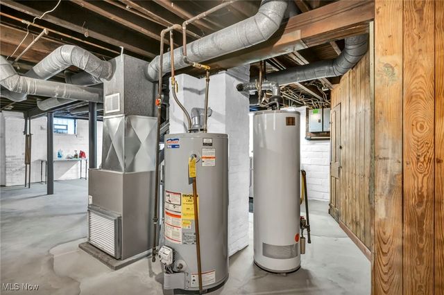 2033 Robin Street, Lakewood, OH 44107