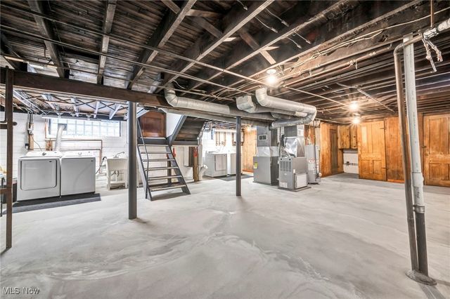 2033 Robin Street, Lakewood, OH 44107