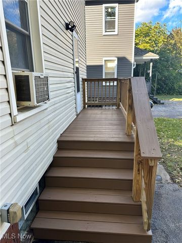 2033 Robin Street, Lakewood, OH 44107