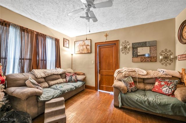 2033 Robin Street, Lakewood, OH 44107