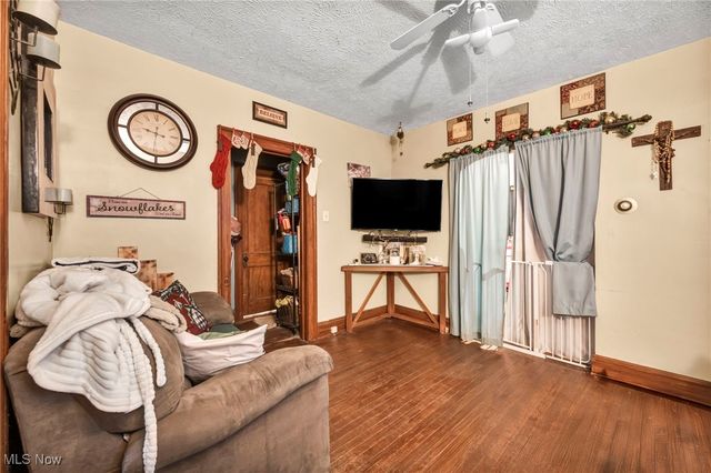 2033 Robin Street, Lakewood, OH 44107