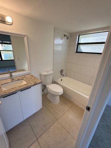 1515 Lake Crystal Drive B, West Palm Beach, FL 33411