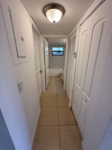 1515 Lake Crystal Drive B, West Palm Beach, FL 33411