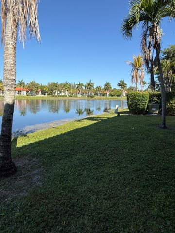 1515 Lake Crystal Drive B, West Palm Beach, FL 33411