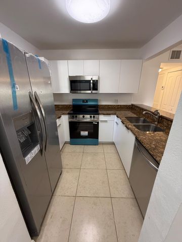 1515 Lake Crystal Drive B, West Palm Beach, FL 33411