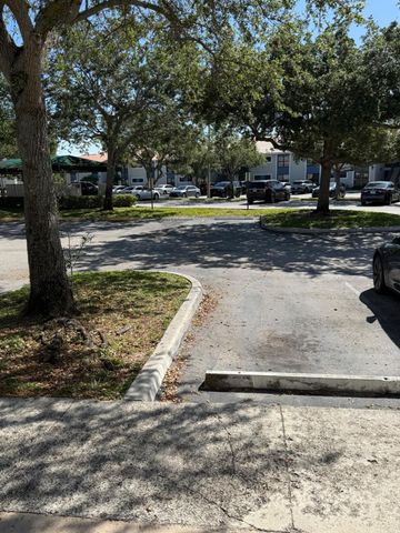 1515 Lake Crystal Drive B, West Palm Beach, FL 33411