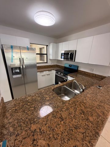 1515 Lake Crystal Drive B, West Palm Beach, FL 33411