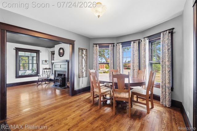 101 S Pine Street, Fenton, MI 48430