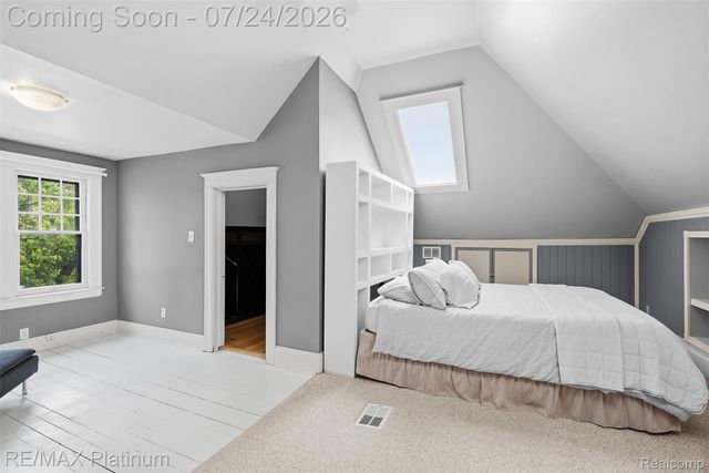 101 S Pine Street, Fenton, MI 48430