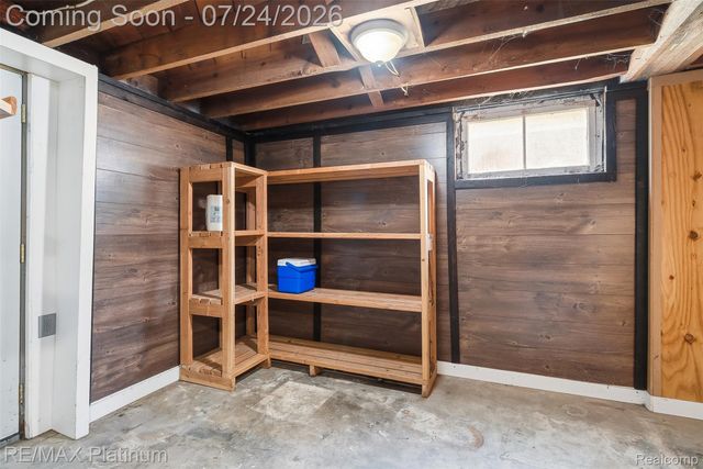 101 S Pine Street, Fenton, MI 48430
