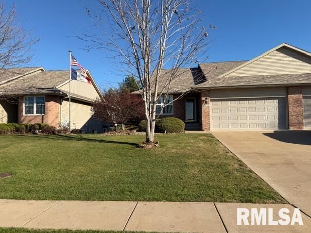 5377 RED FOX Road, Bettendorf, IA 52722