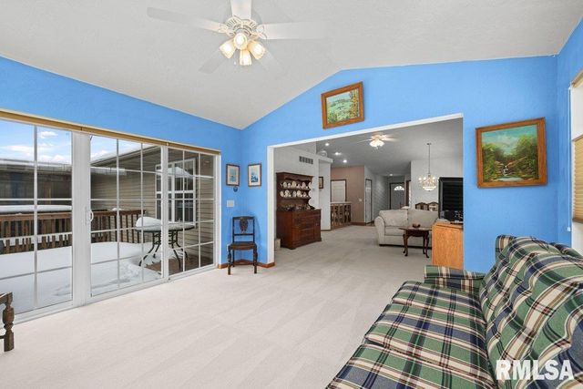 5377 RED FOX Road, Bettendorf, IA 52722