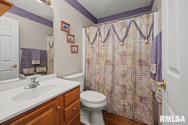 5377 RED FOX Road, Bettendorf, IA 52722