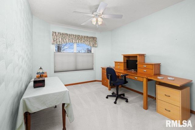 5377 RED FOX Road, Bettendorf, IA 52722