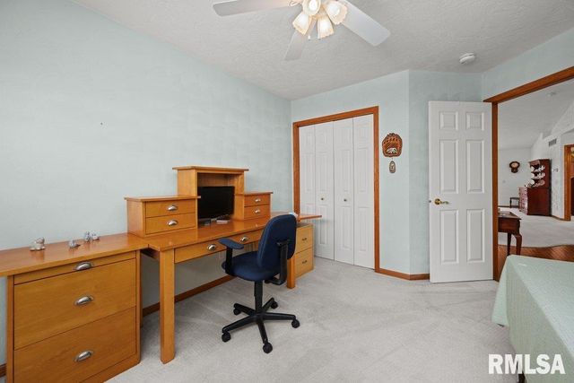 5377 RED FOX Road, Bettendorf, IA 52722