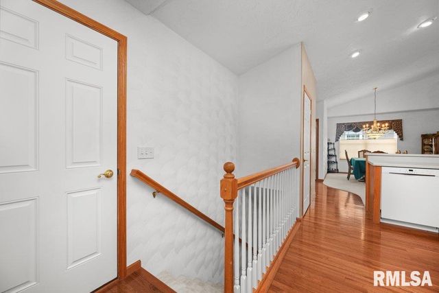 5377 RED FOX Road, Bettendorf, IA 52722