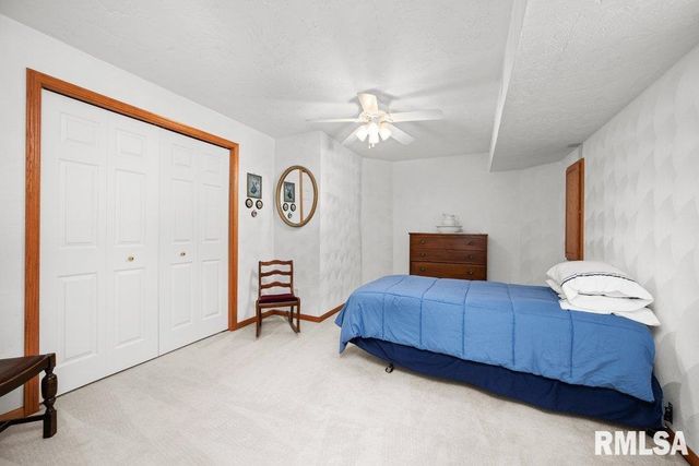 5377 RED FOX Road, Bettendorf, IA 52722