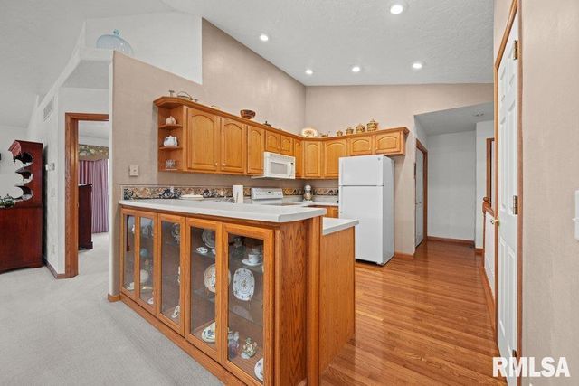 5377 RED FOX Road, Bettendorf, IA 52722