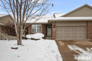 5377 RED FOX Road, Bettendorf, IA 52722