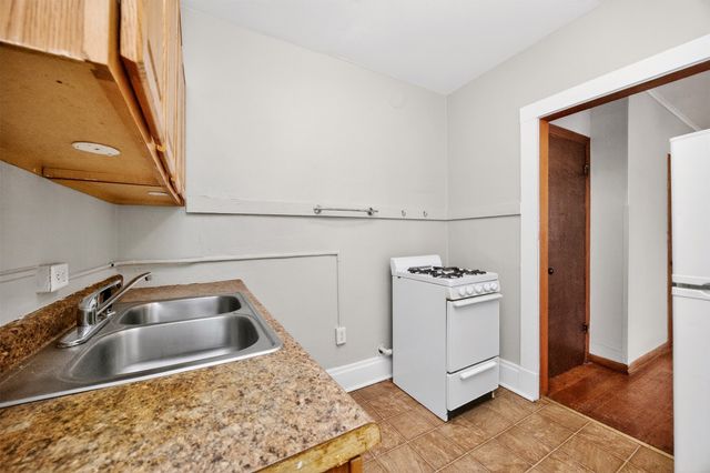 686 19th Street, Des Moines, IA 50314