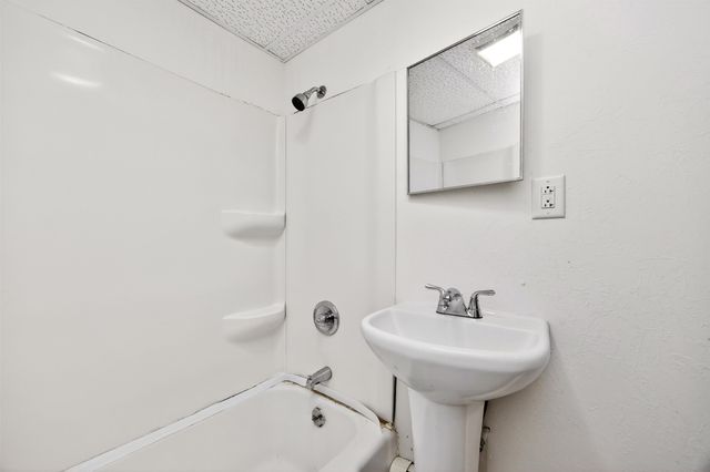 686 19th Street, Des Moines, IA 50314