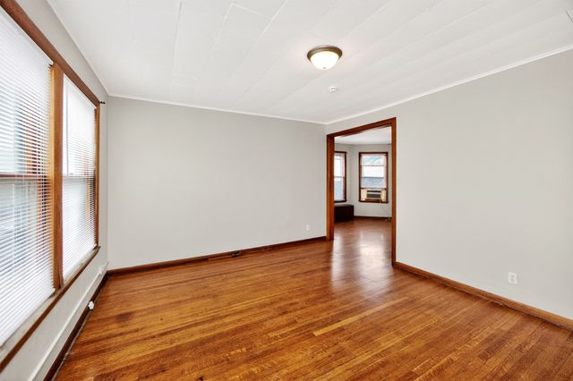 686 19th Street, Des Moines, IA 50314